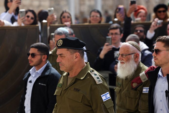 Novo Comandante Militar de Israel Enfrenta Desafios com...