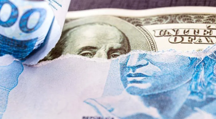 Dólar Despenca Globalmente Durante Carnaval, mas...