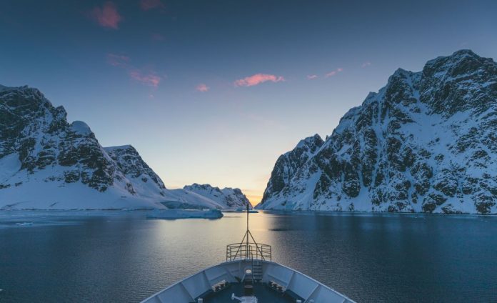 Jornada Antártica: Quando a Despedida de um Pai Se