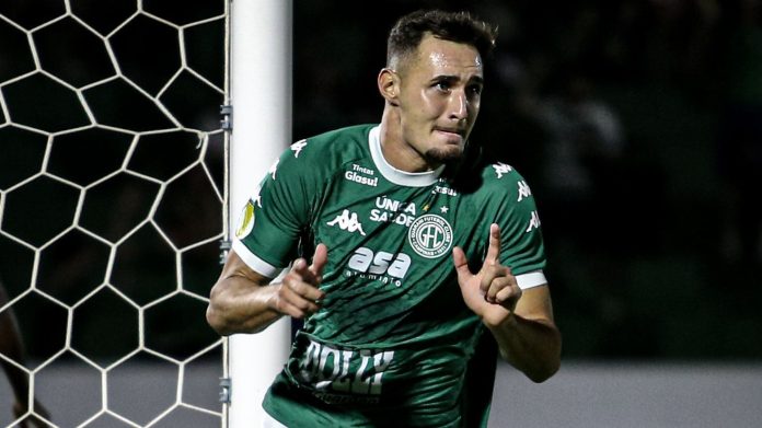 Atlético MG Competes with Corinthians for Jo&atilde;o...