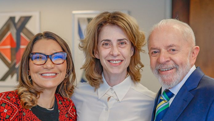 Lula Reúne Fernanda Torres e Walter Salles em Homenagem...