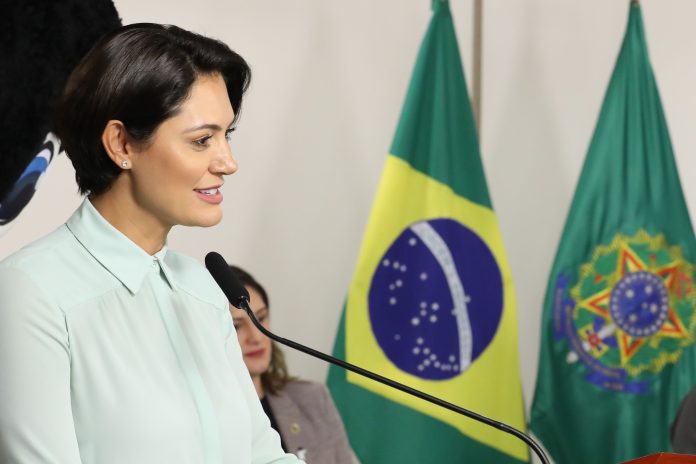 PT Targets Michelle Bolsonaro with New Legal Requests
