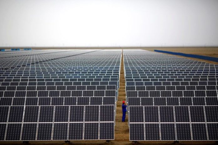 China Lança Estratégia de Energia Limpa para Enfrentar...