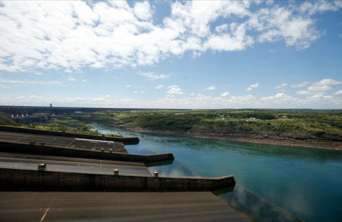 Lula Emite Decreto para Congelar Tarifa da Itaipu em 2024
