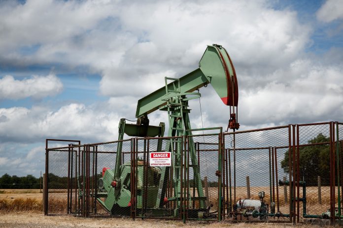 DoE: Estoques de Petróleo dos EUA Crescem em 3,6...