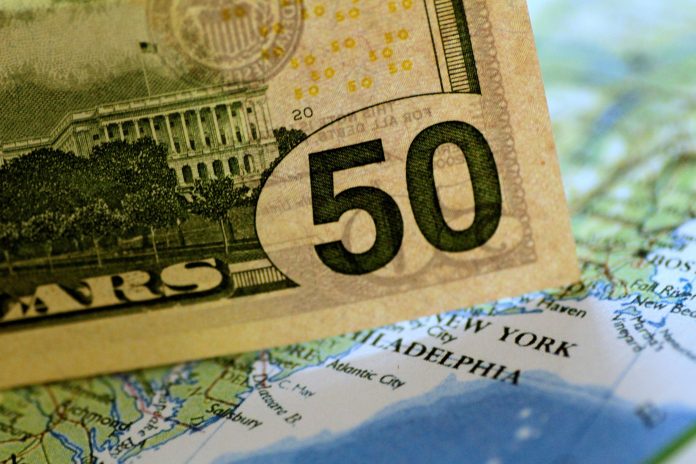 Dólar Resiste à Guerra Comercial, Enquanto Peso...