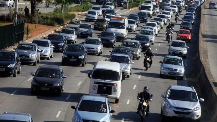 Rodízio de Veículos em São Paulo Retorna na Próxima...